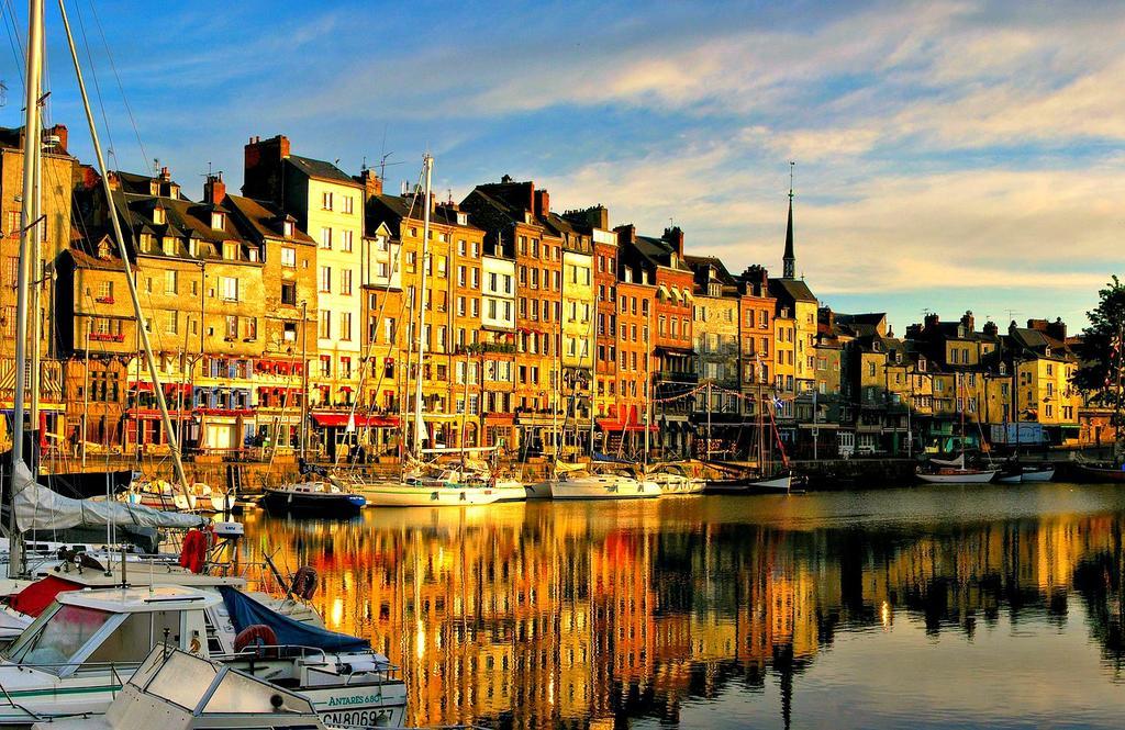 Le Bellevue - Beautiful Sea View Apartman Honfleur Kültér fotó